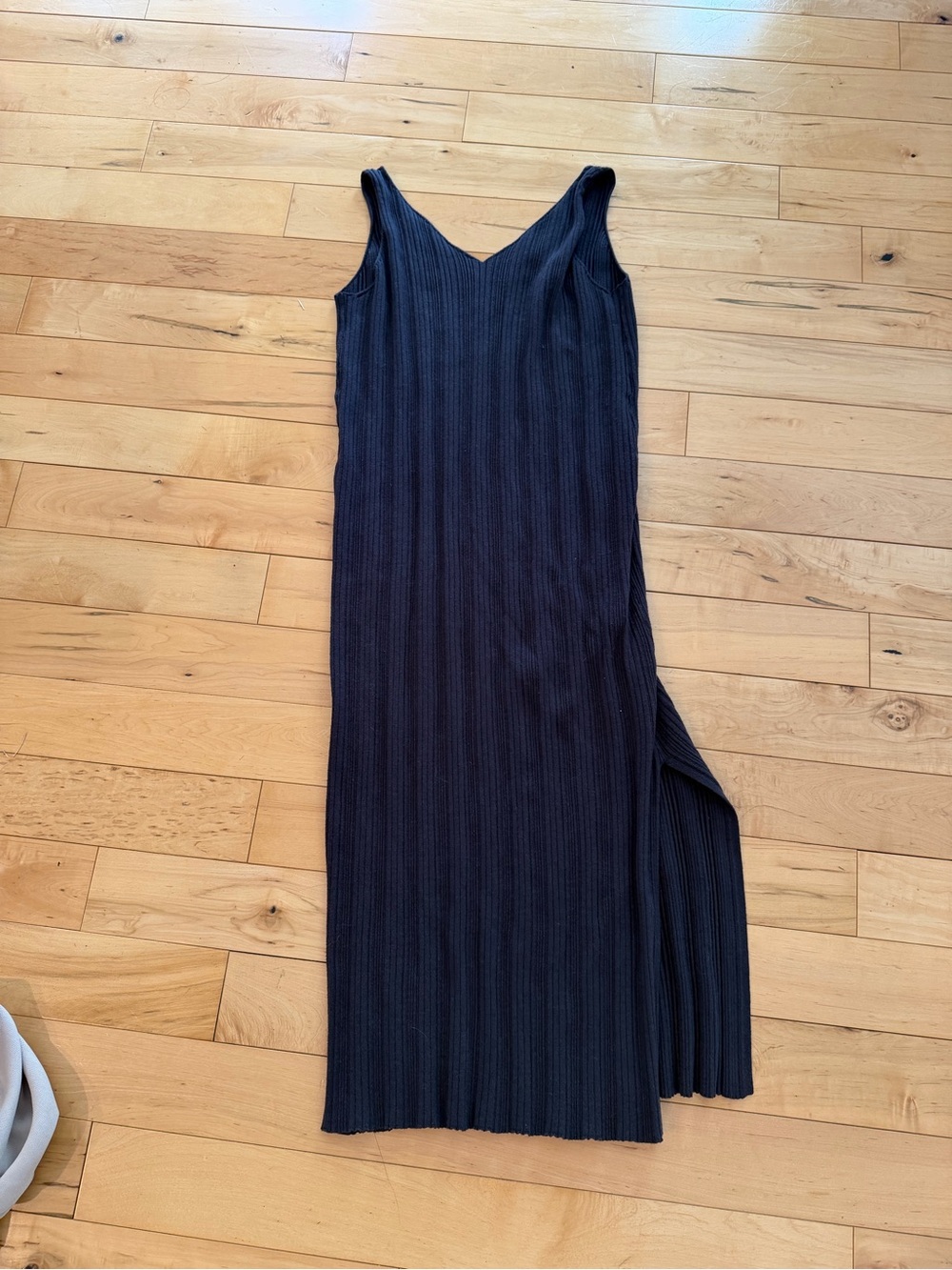 Mod Ref Black Ribbed V-Neck Maxi Dress with Side Slit